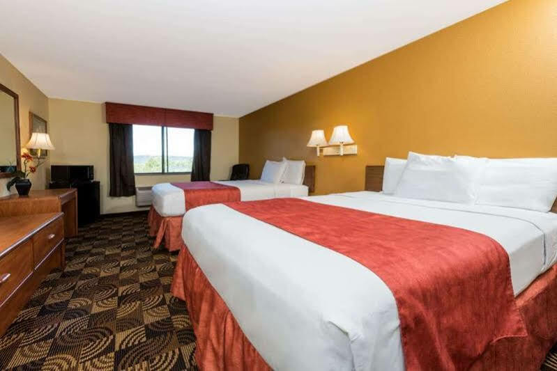 Hotel Super 8 By Wyndham Portsmouth Rosemount Exterior foto